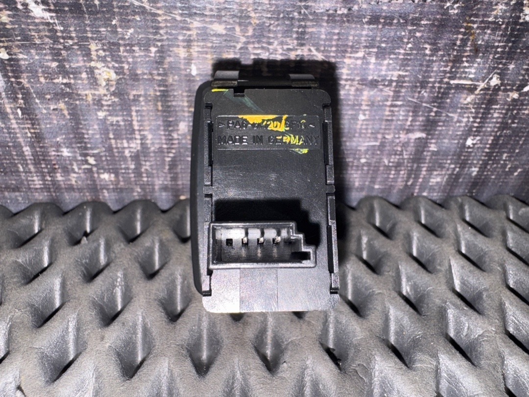 Кнопка стеклоподъемника, 620 рублей, Красноярск