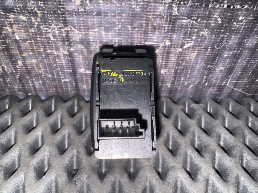 Кнопка стеклоподъемника, 620 рублей, Красноярск