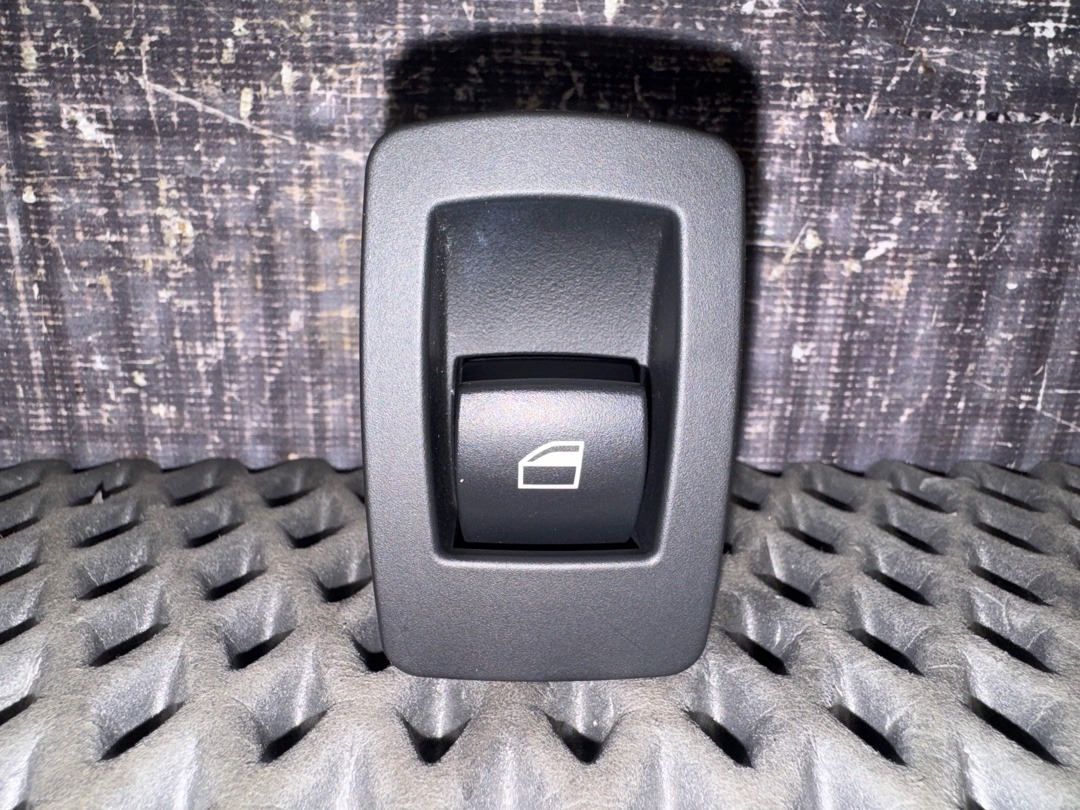 Кнопка стеклоподъемника, 620 рублей, Красноярск