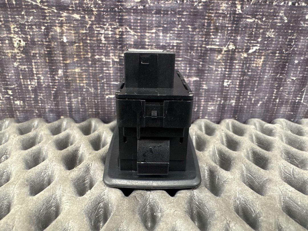 Кнопка стеклоподъемника, 620 рублей, Красноярск