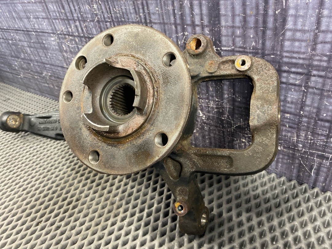 Поворотный кулак, 6452 рублей, Красноярск