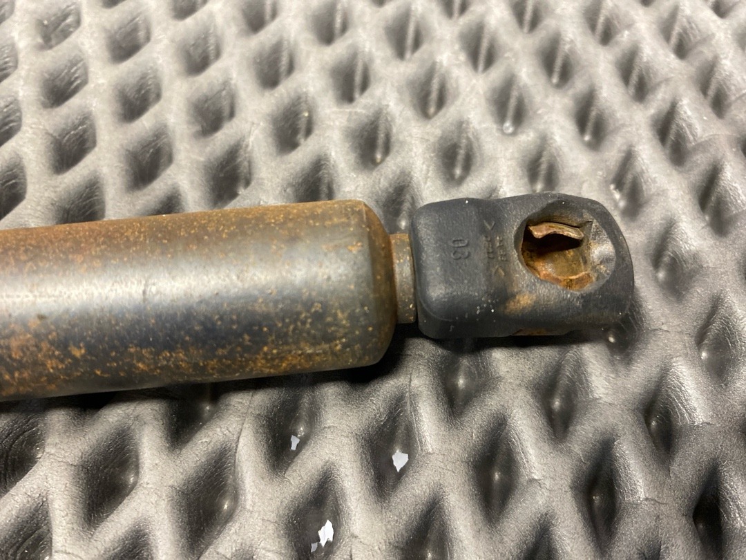 Амортизатор багажника, 486 рублей, Красноярск