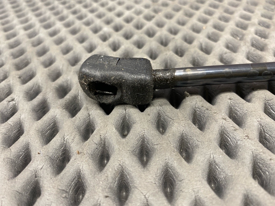 Амортизатор багажника, 486 рублей, Красноярск