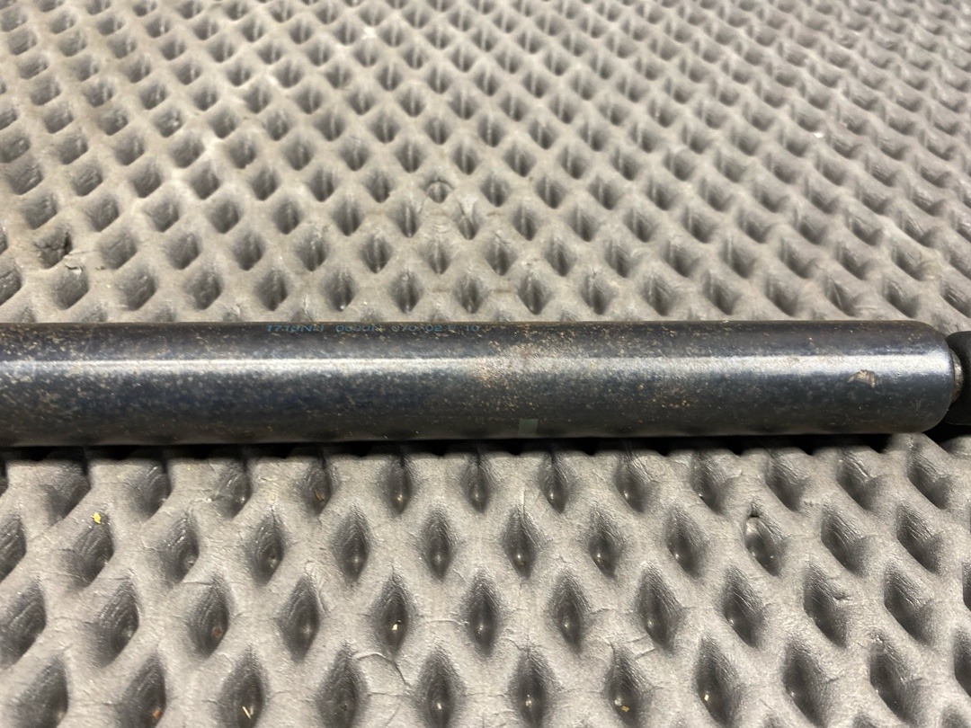 Амортизатор багажника, 486 рублей, Красноярск