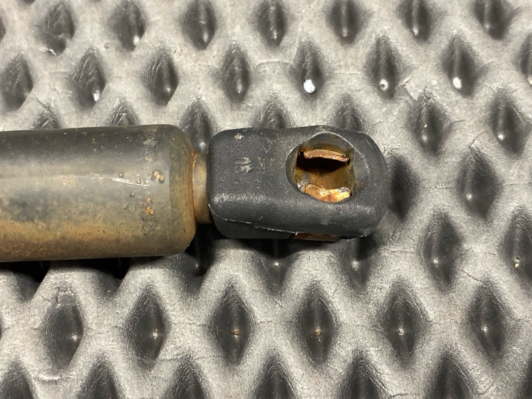 Амортизатор багажника, 486 рублей, Красноярск