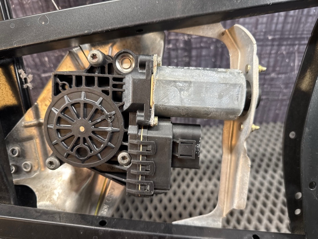 Стеклоподъемник, 978 рублей, Красноярск