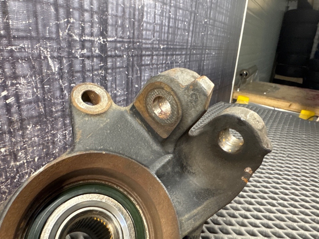 Поворотный кулак, 3756 рублей, Красноярск