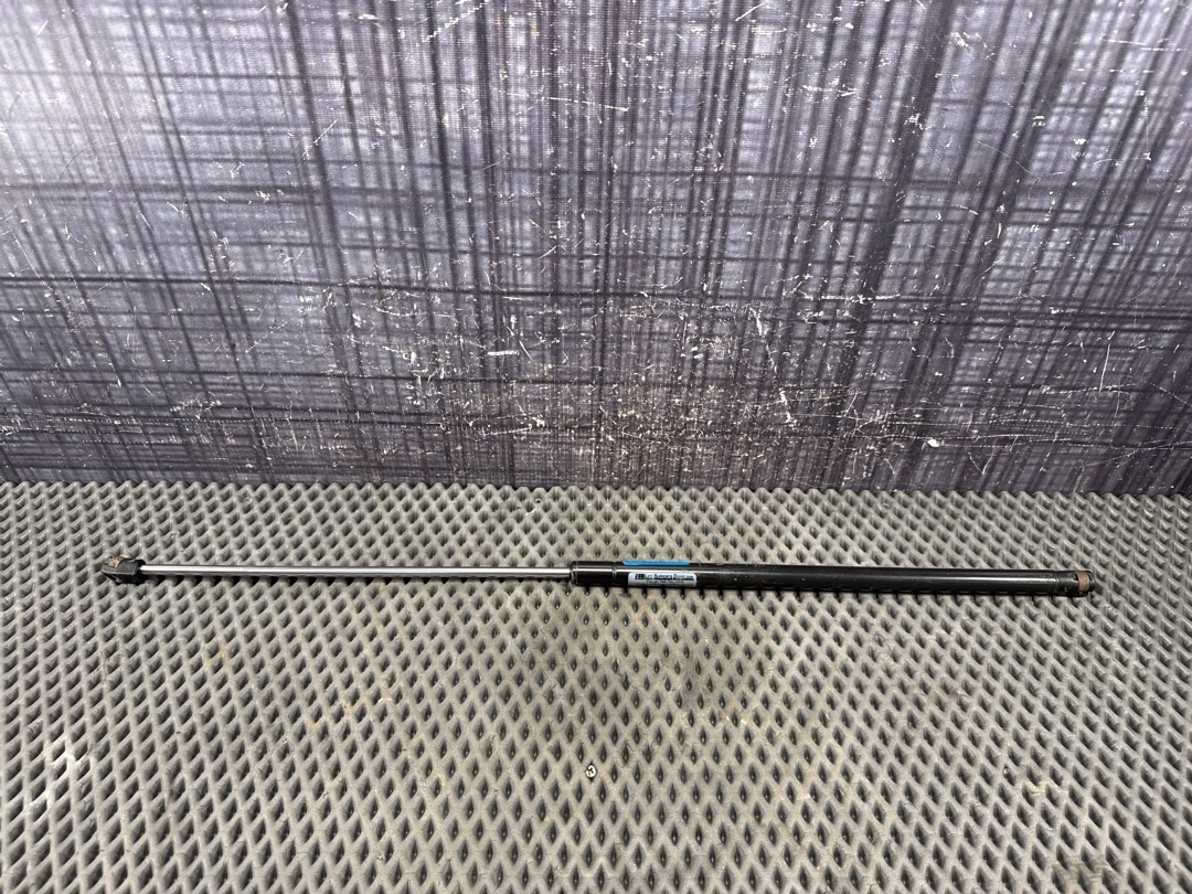 Амортизатор капота, 666 рублей, Красноярск