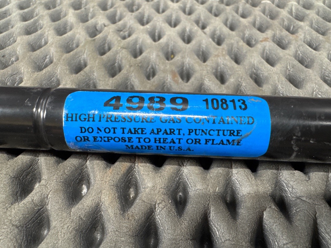 Амортизатор капота, 666 рублей, Красноярск