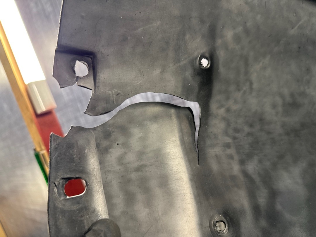 Подкрылок, 2466 рублей, Красноярск