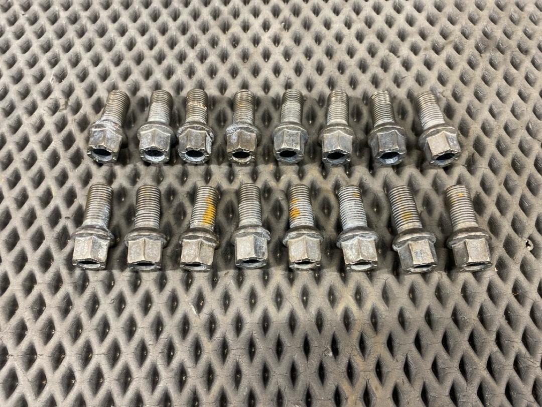 Комплект колесных болтов, 3210 рублей, Красноярск