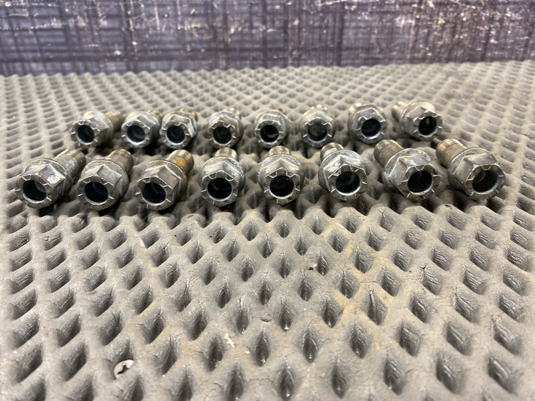 Комплект колесных болтов, 3210 рублей, Красноярск