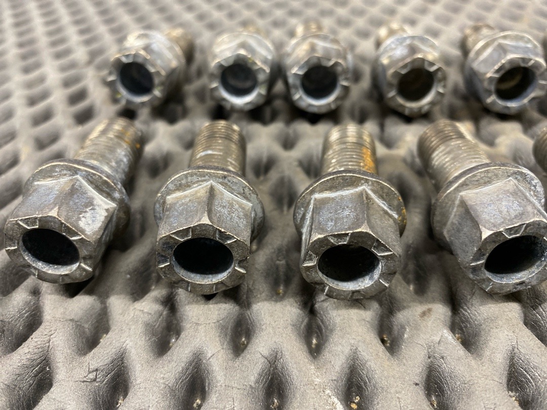 Комплект колесных болтов, 3210 рублей, Красноярск