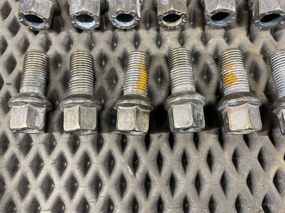 Комплект колесных болтов, 3210 рублей, Красноярск