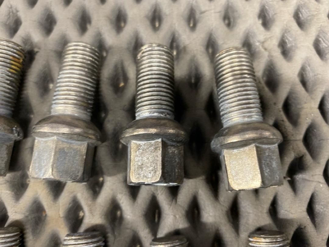 Комплект колесных болтов, 3210 рублей, Красноярск