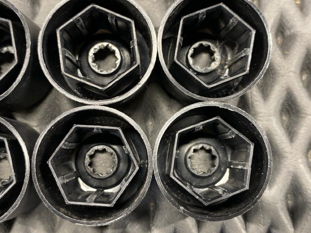 Комплект колесных болтов, 3210 рублей, Красноярск