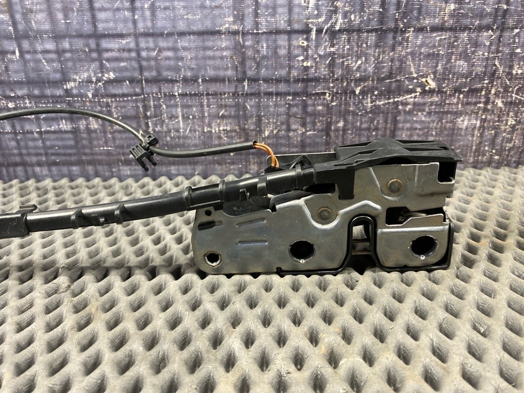 Замок капота, 1670 рублей, Красноярск