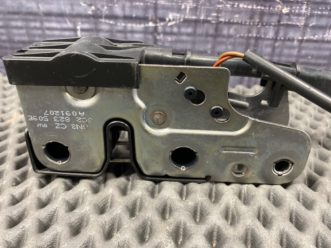 Замок капота, 1670 рублей, Красноярск