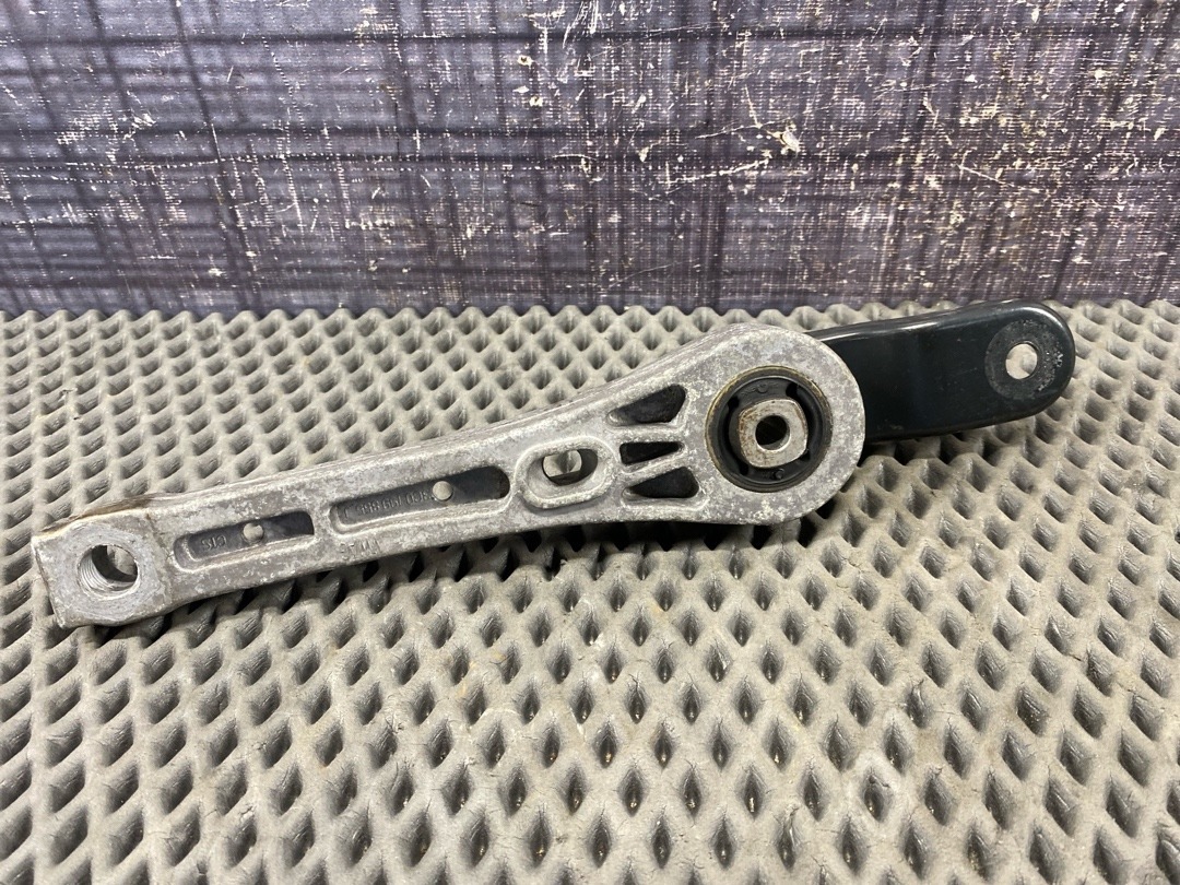 Опора двигателя, 970 рублей, Красноярск