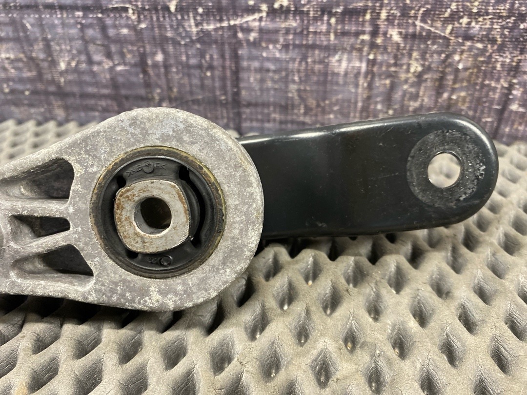 Опора двигателя, 970 рублей, Красноярск