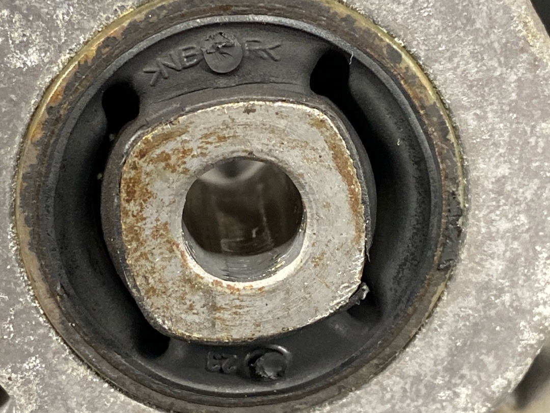 Опора двигателя, 970 рублей, Красноярск