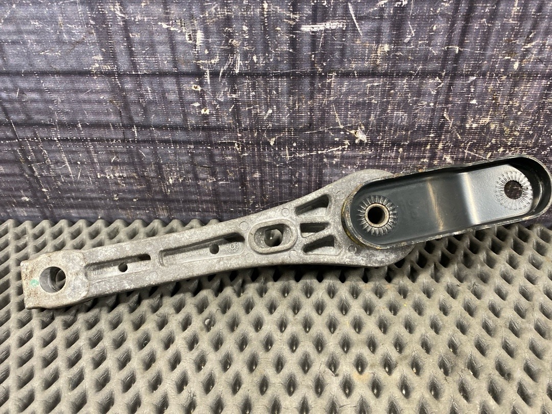 Опора двигателя, 970 рублей, Красноярск