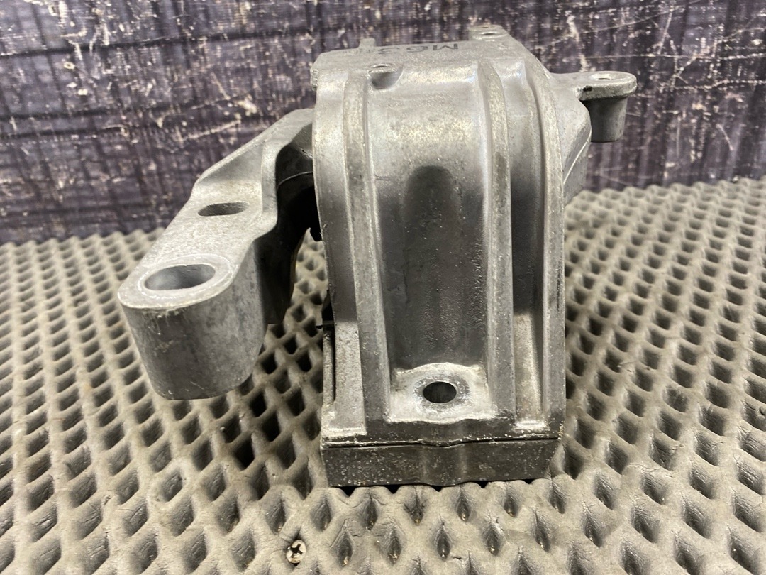 Подушка двигателя, 3730 рублей, Красноярск