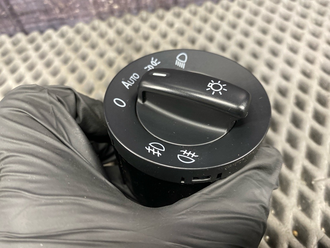 Переключатель света, 2360 рублей, Красноярск