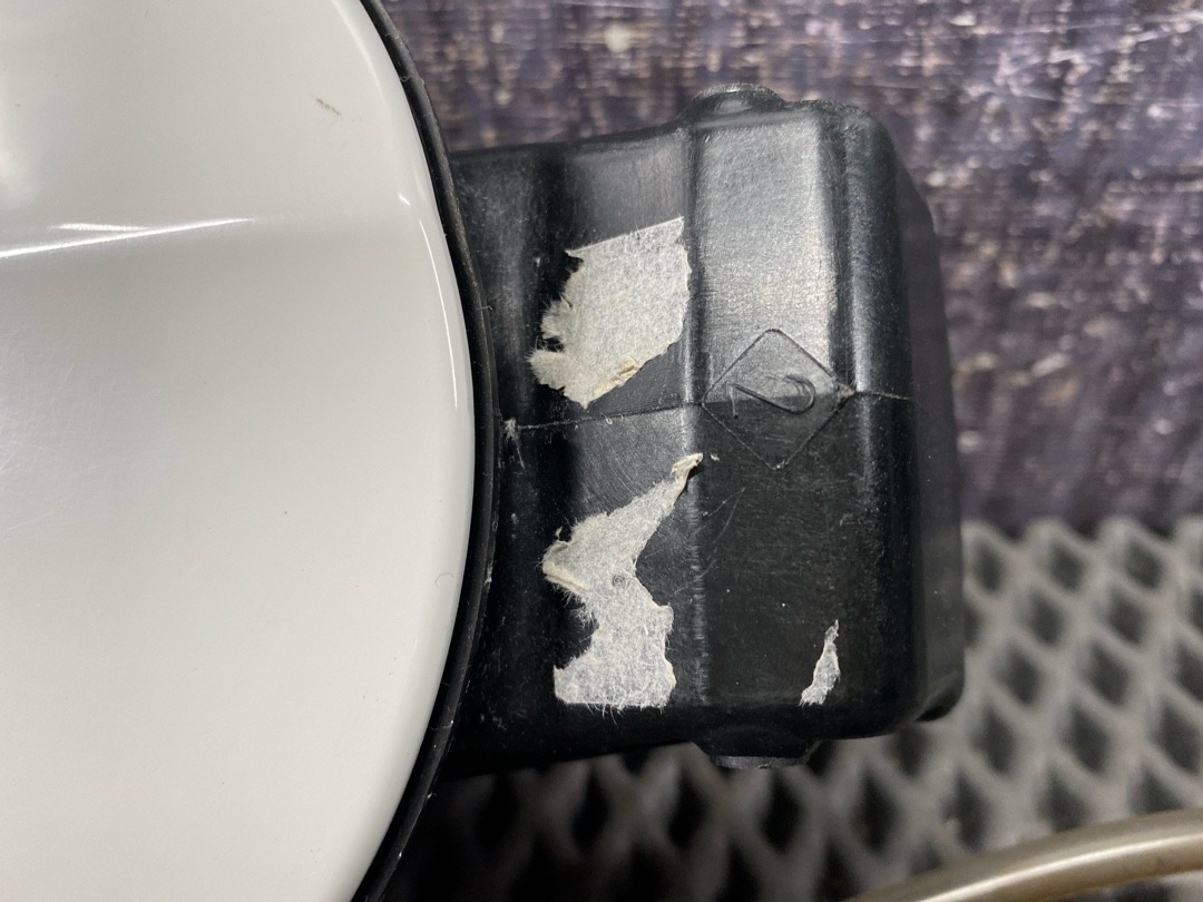 Лючок бензобака, 2630 рублей, Красноярск