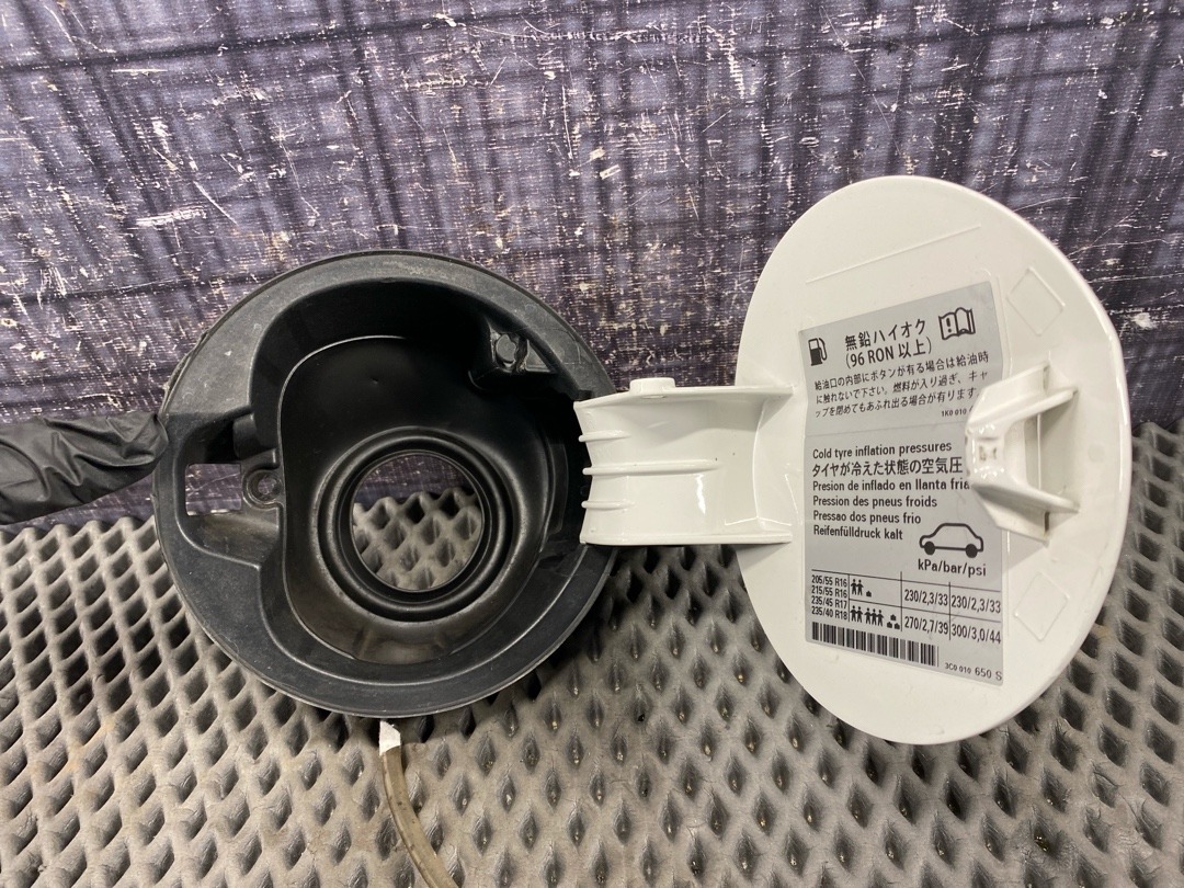 Лючок бензобака, 2630 рублей, Красноярск