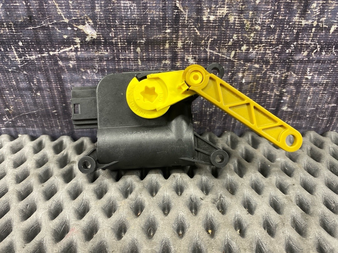 Мотор заслонки печки, 1470 рублей, Красноярск