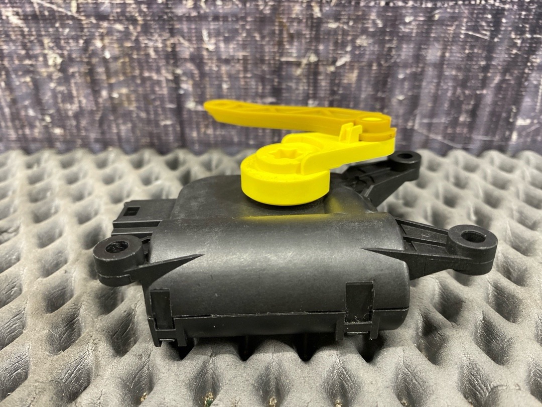 Мотор заслонки печки, 1470 рублей, Красноярск