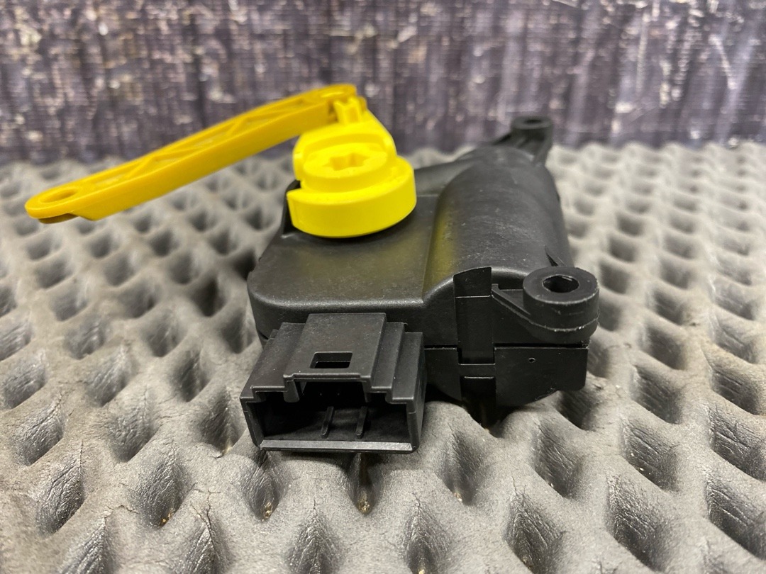 Мотор заслонки печки, 1470 рублей, Красноярск