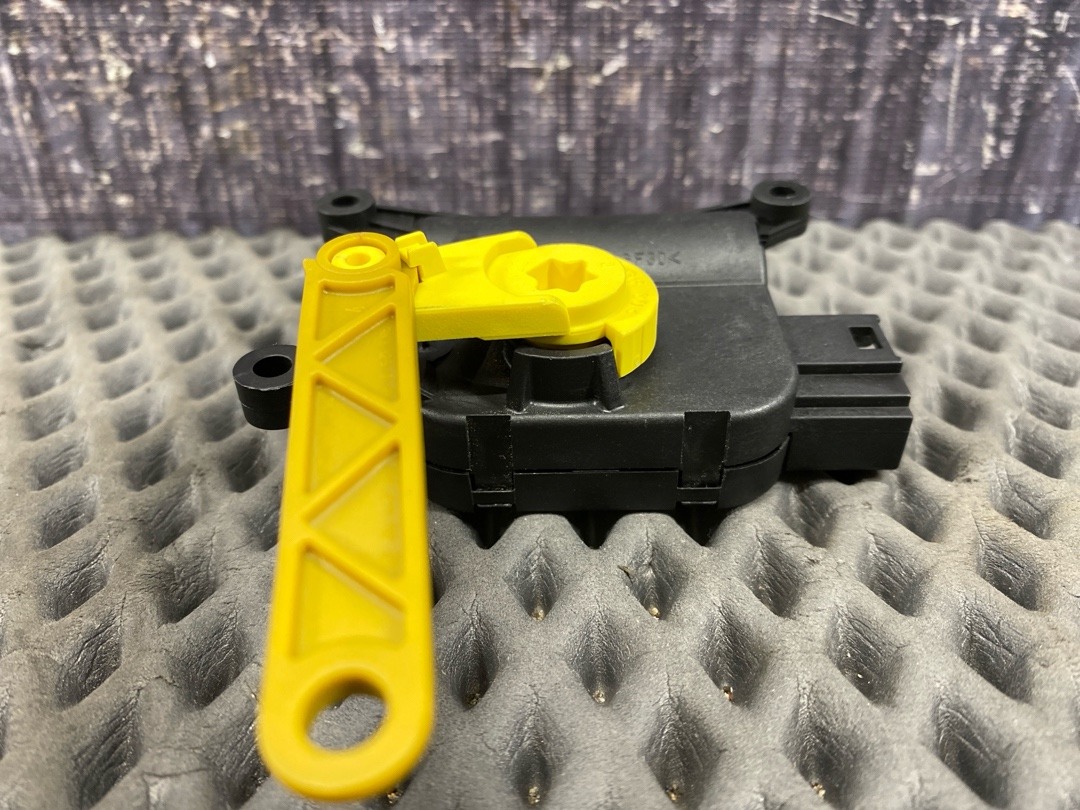 Мотор заслонки печки, 1470 рублей, Красноярск