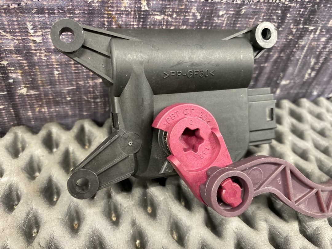 Мотор заслонки печки, 1470 рублей, Красноярск