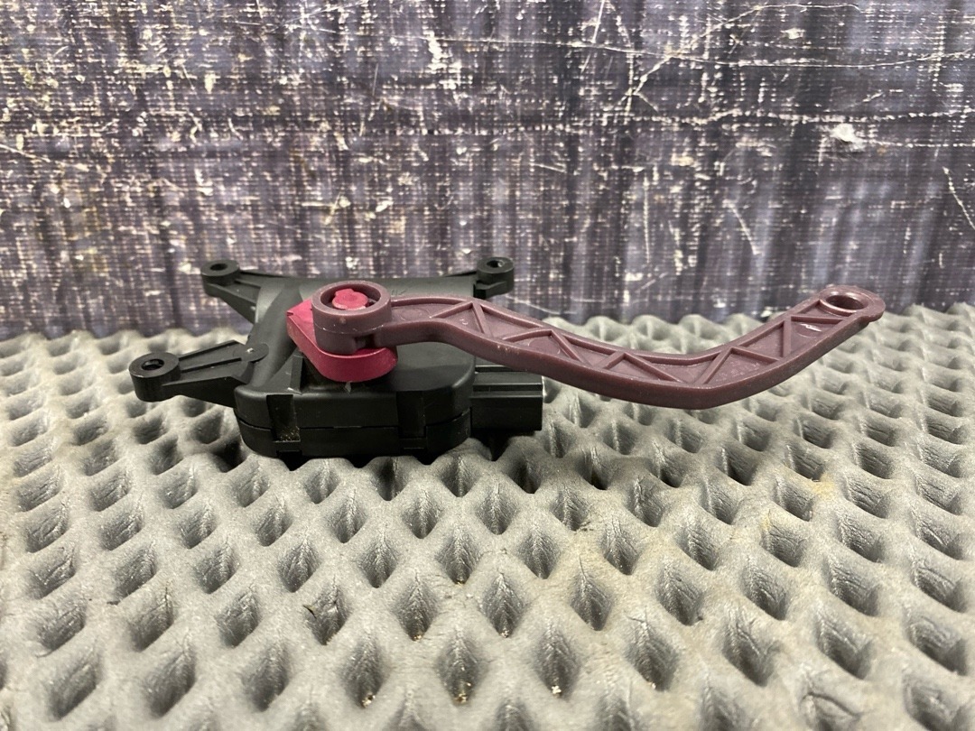 Мотор заслонки печки, 1470 рублей, Красноярск