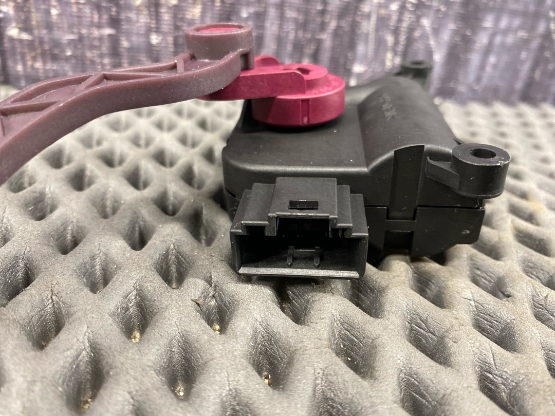 Мотор заслонки печки, 1470 рублей, Красноярск