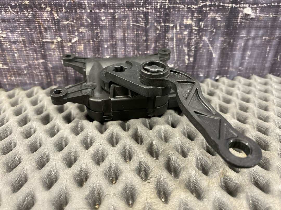 Мотор заслонки печки, 1470 рублей, Красноярск