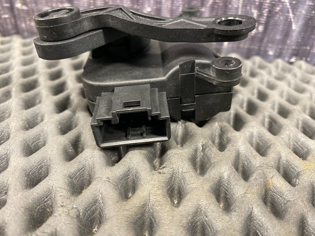 Мотор заслонки печки, 1470 рублей, Красноярск