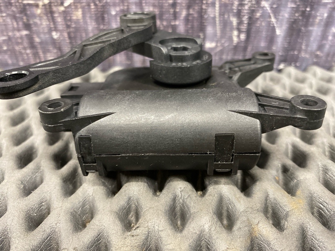 Мотор заслонки печки, 1470 рублей, Красноярск