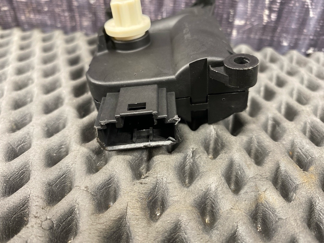 Мотор заслонки печки, 1470 рублей, Красноярск