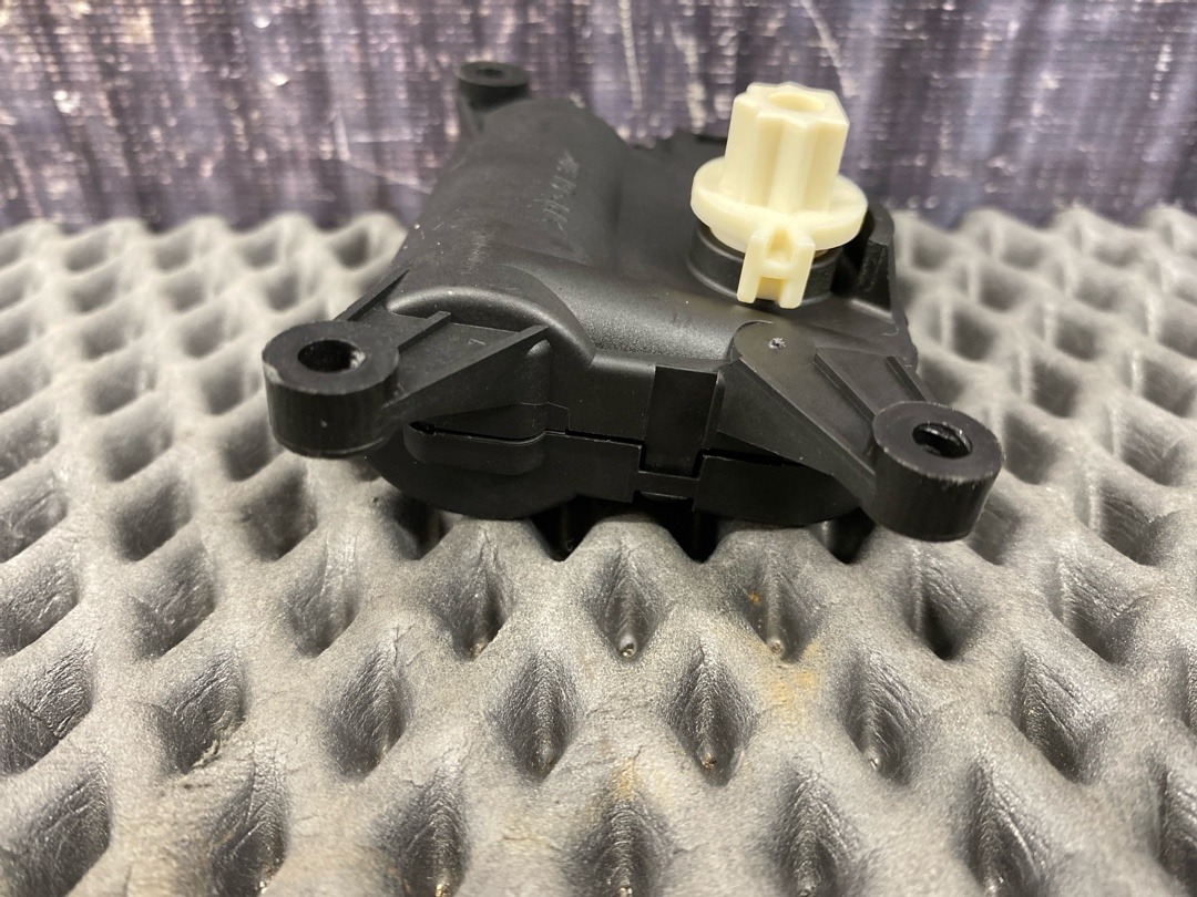 Мотор заслонки печки, 1470 рублей, Красноярск