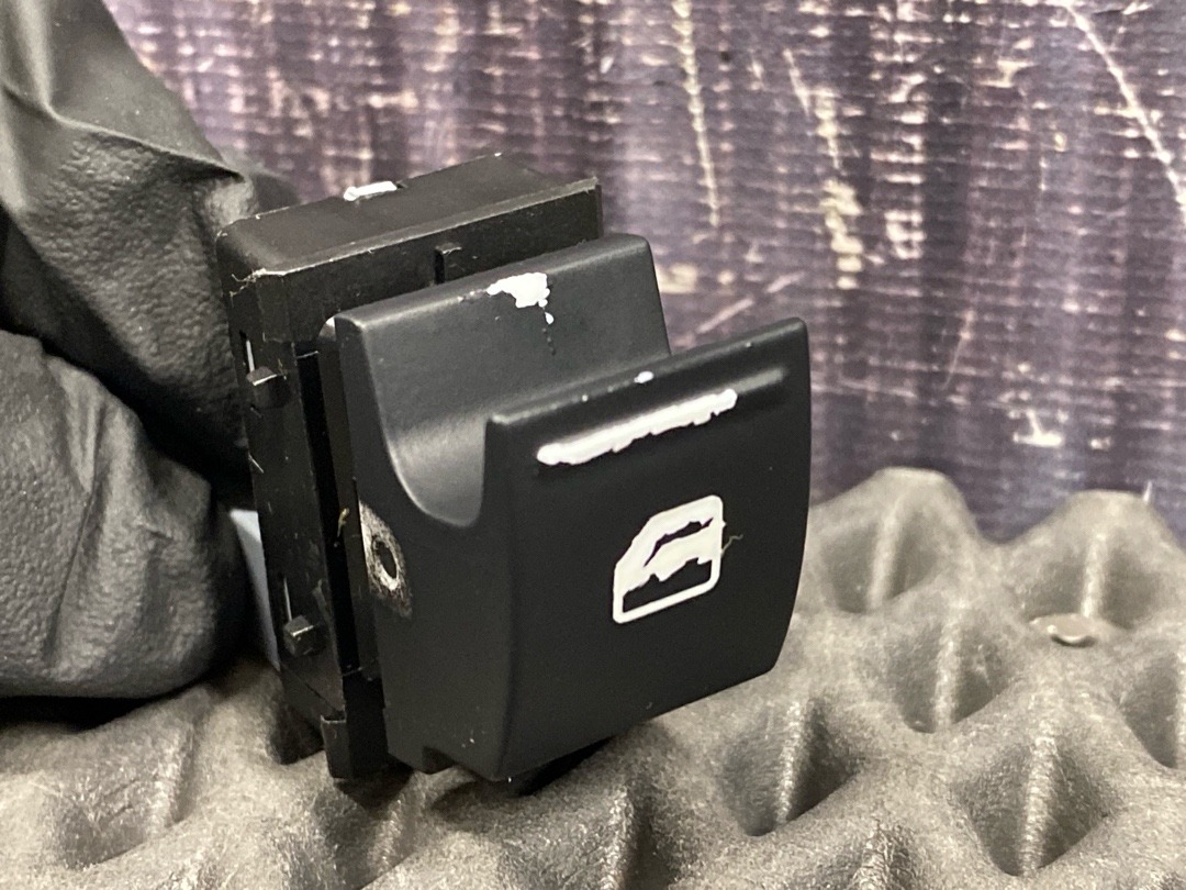 Кнопка стеклоподъемника, 510 рублей, Красноярск