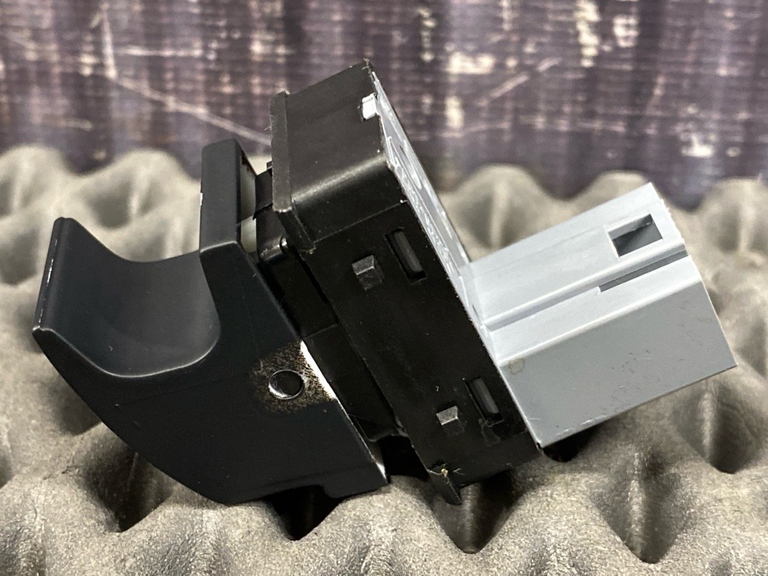 Кнопка стеклоподъемника, 510 рублей, Красноярск