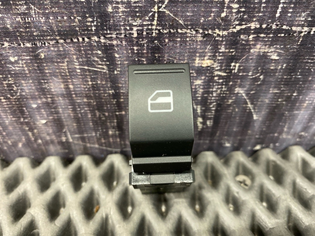 Кнопка стеклоподъемника, 730 рублей, Красноярск