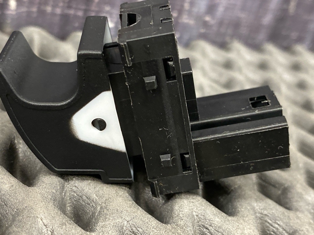 Кнопка стеклоподъемника, 730 рублей, Красноярск