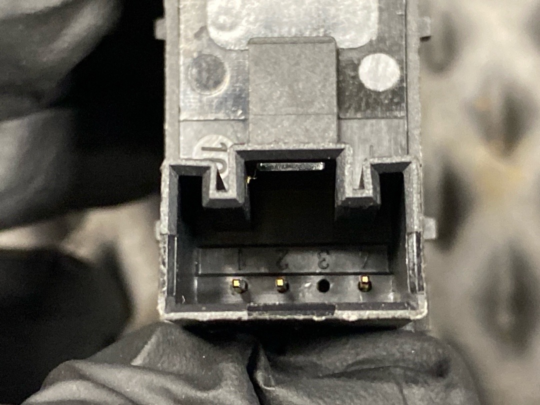 Кнопка стеклоподъемника, 730 рублей, Красноярск