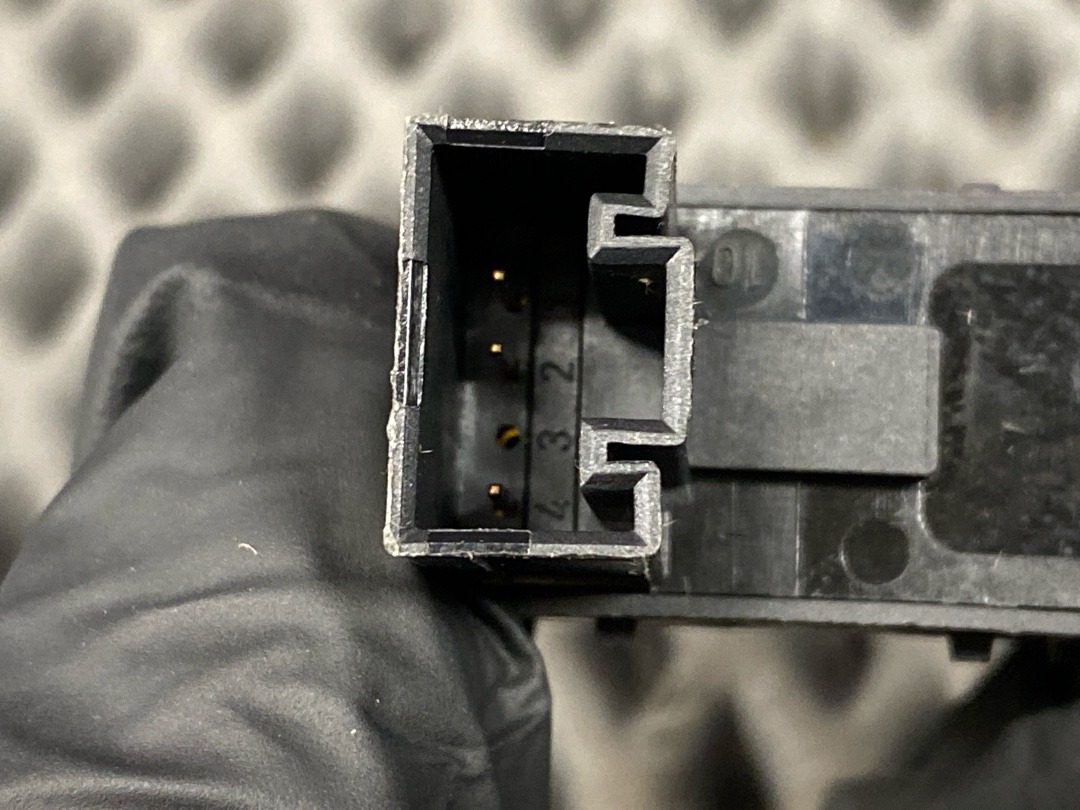 Кнопка стеклоподъемника, 730 рублей, Красноярск