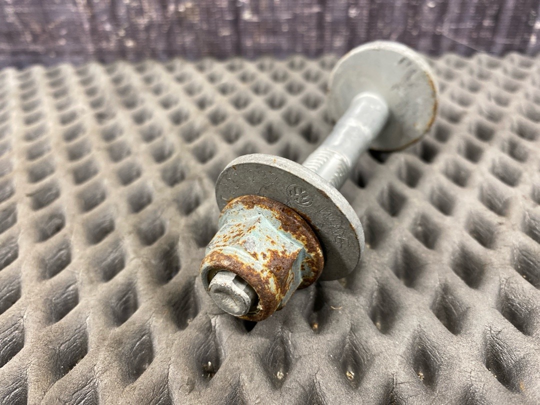 Болт развальный, 710 рублей, Красноярск