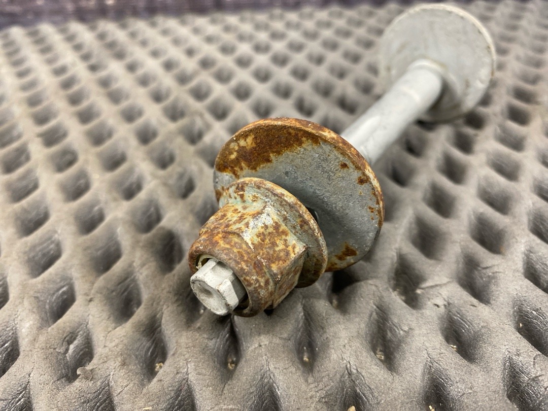 Болт развальный, 710 рублей, Красноярск